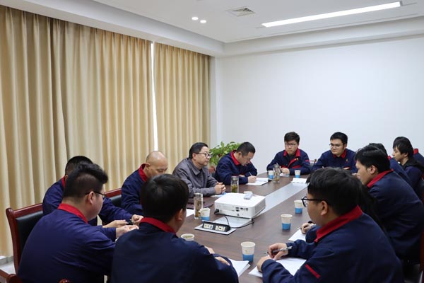 公司黨委書記到電控設備廠調(diào)研 公司黨委書記到電控設備廠調(diào)研